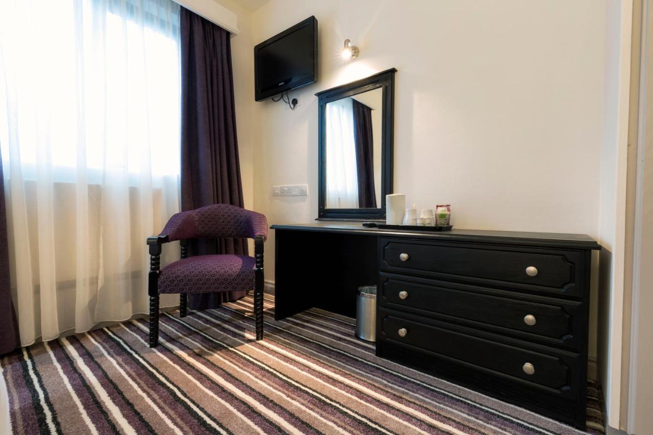 Ivy Tower Hotel Каслбар Екстер'єр фото